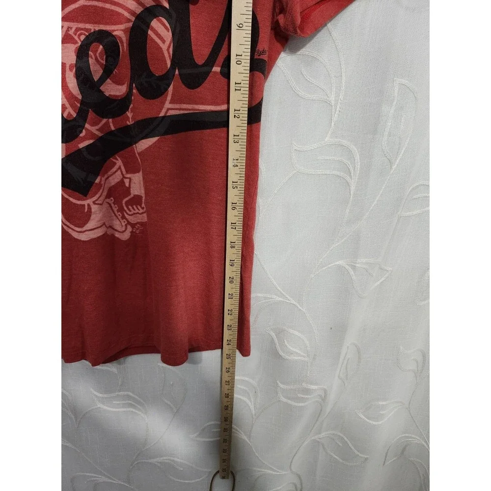 Cincinatti Reds Nike Short Sleeve Womens Tshirt Small Vneck